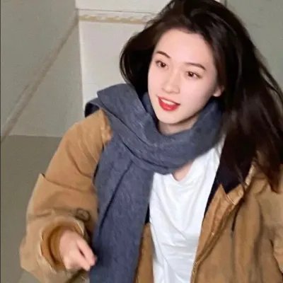 圣洁的艾曼妞